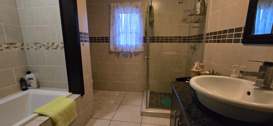 3 Bedroom Property for Sale in Wilkoppies North West